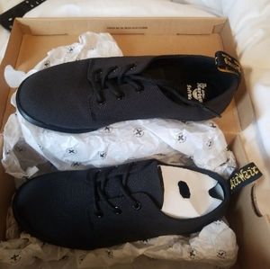 DR. MARTENS AirWair Santanitas